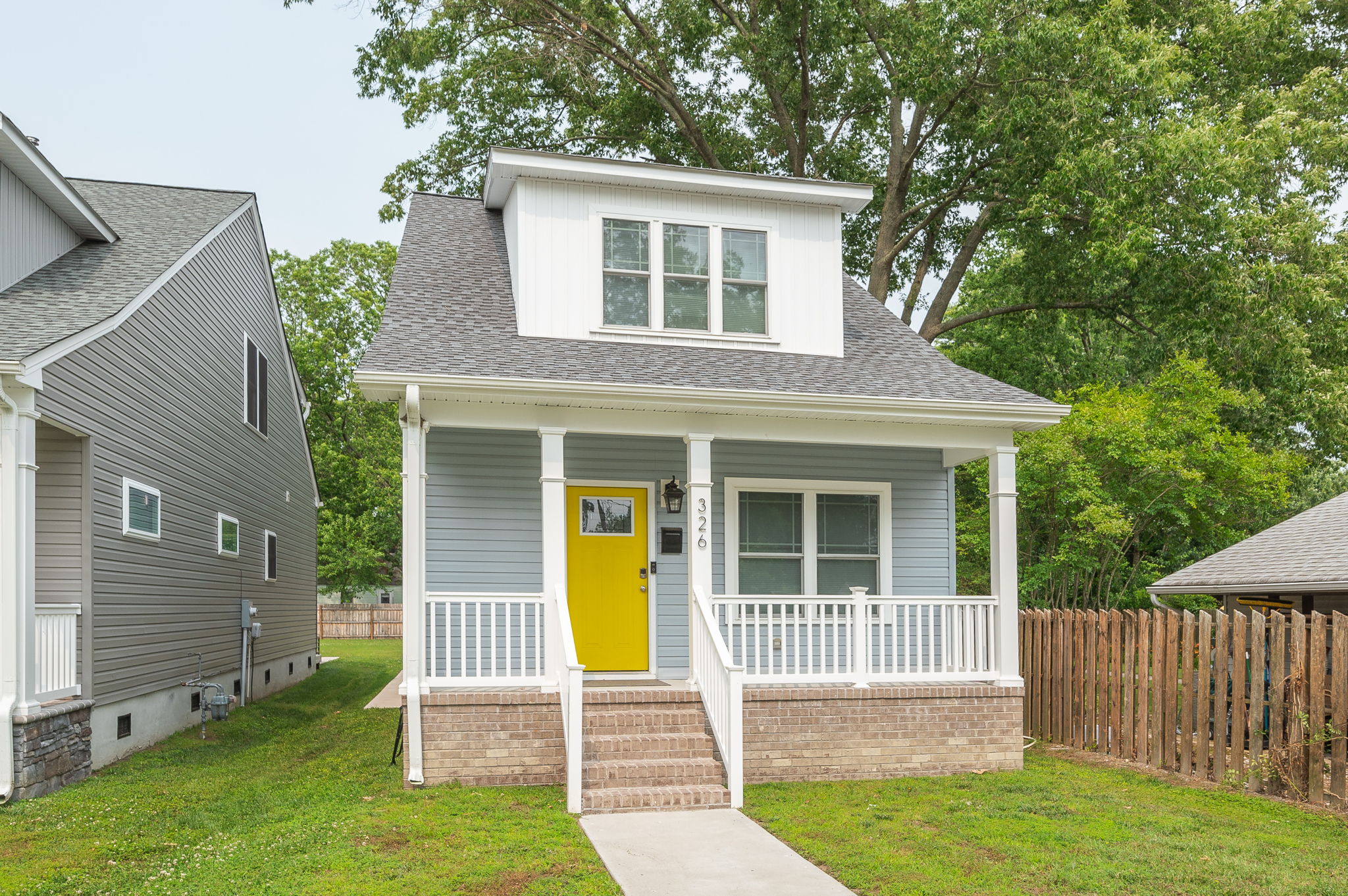 Buckroe Beach Beauty! 7 Beds, Walk to the Beach!