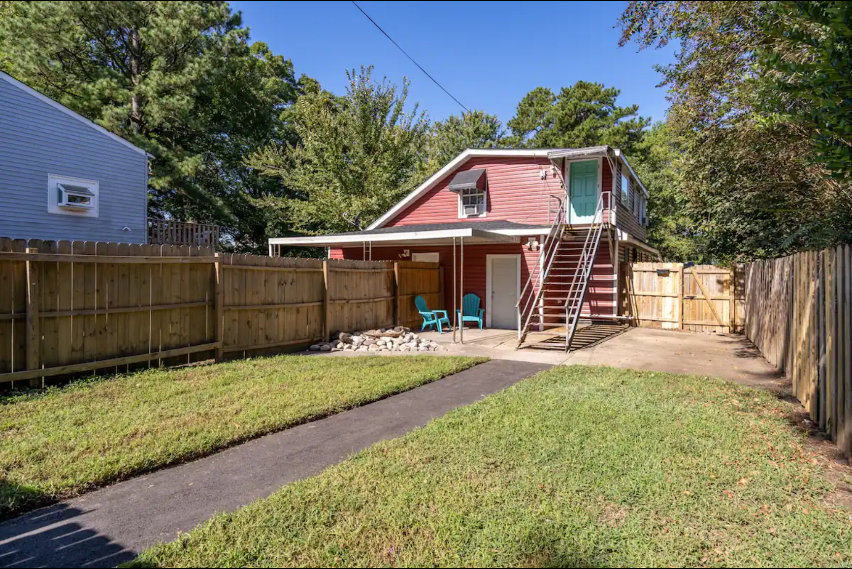 Beachside Retreat for 4 - Walk to Buckroe Beach!